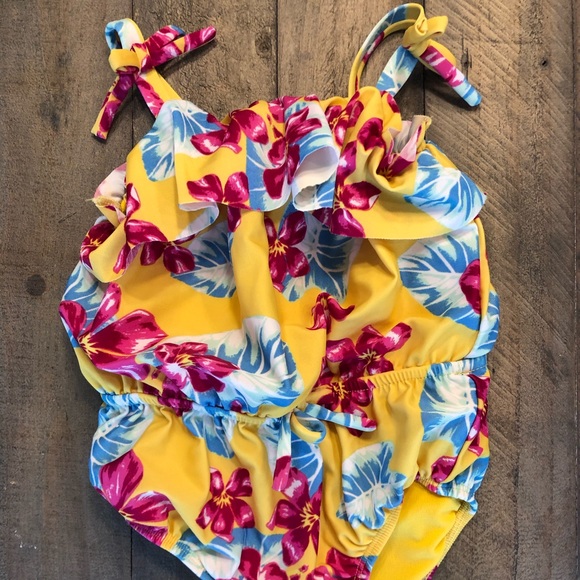 🌟 3 for $15 🌟 2T Yellow Floral Swimsuit - Picture 2 of 4
